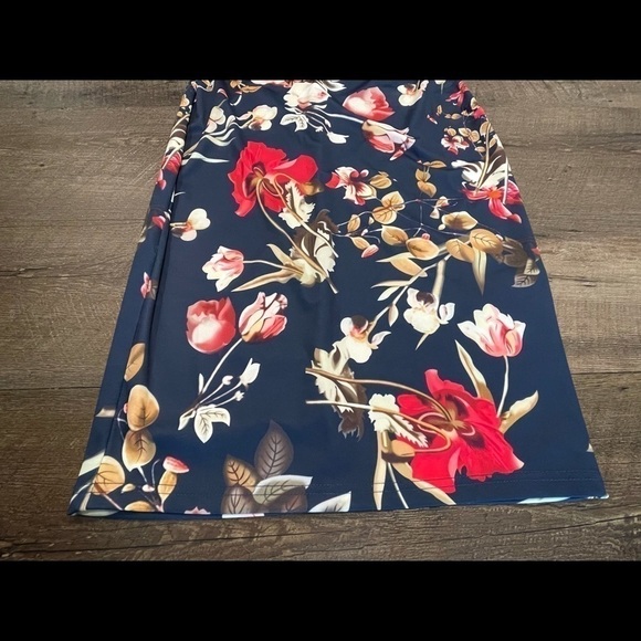 Navy & Red Floral Ruffled Off-Shoulder Dress Sz M - Picture 4 of 5